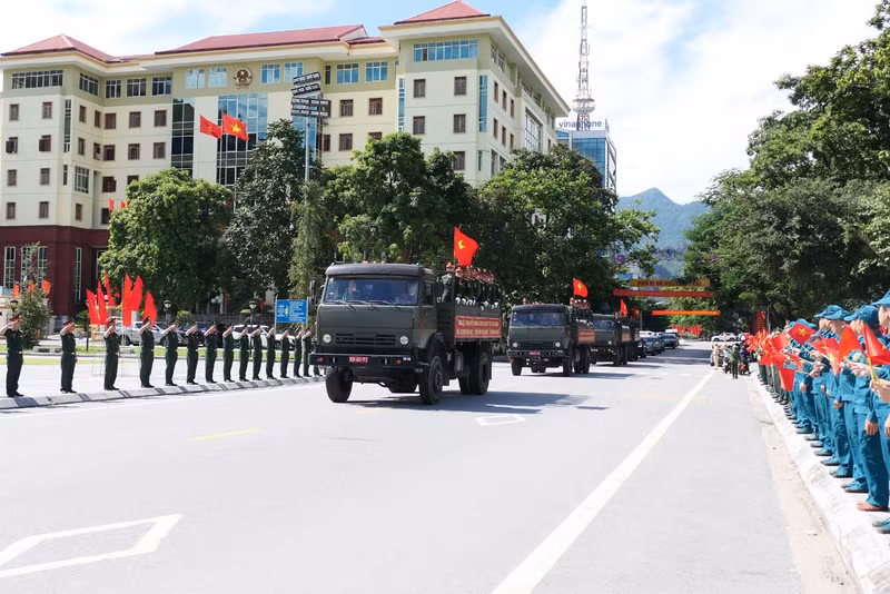 Vietnam Conducts Mass Burial of Fallen Soldiers' Remains, Honoring War Legacy