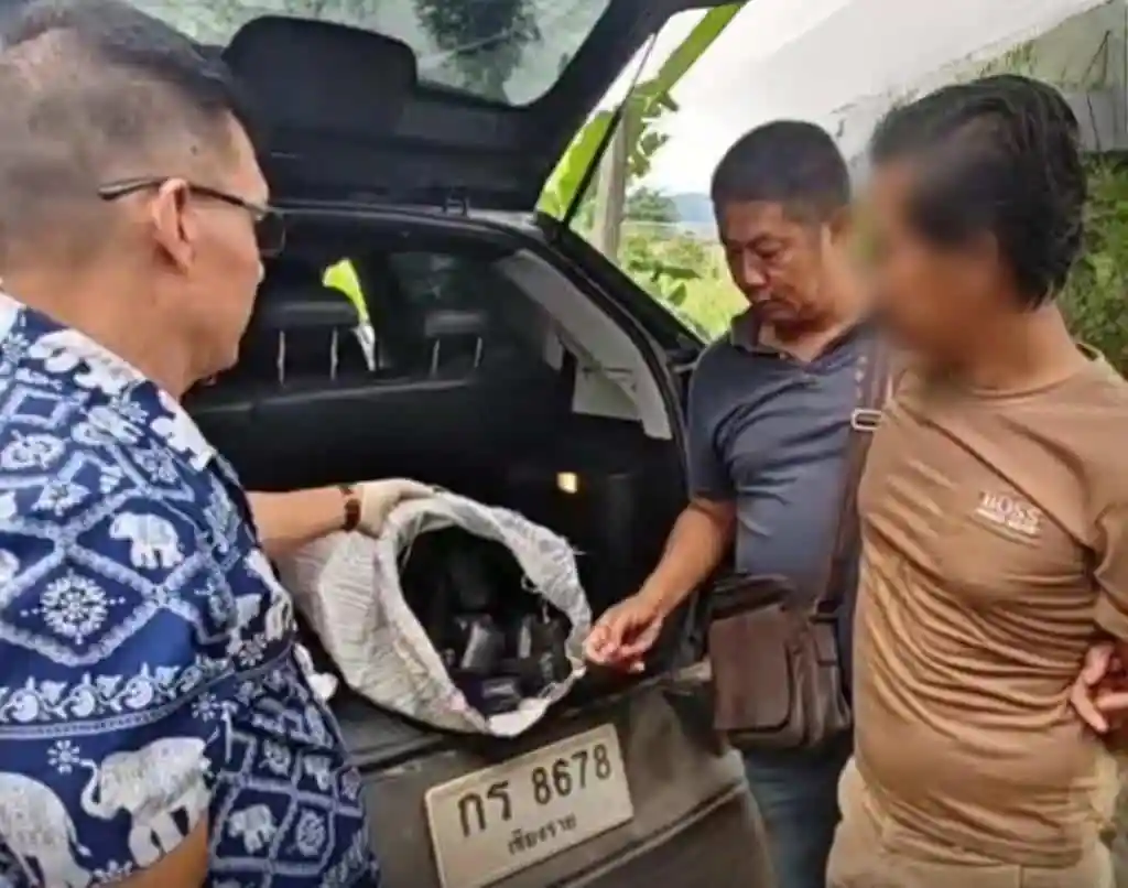 Border Patrol Police Seize 200,000 Speed Pills After Dramatic Car Chase in Phayao