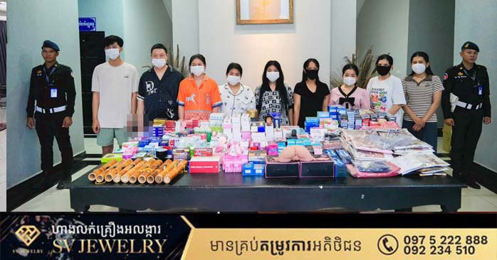 プノンペン、ポルノ関連物品販売店3店を摘発 9人逮捕