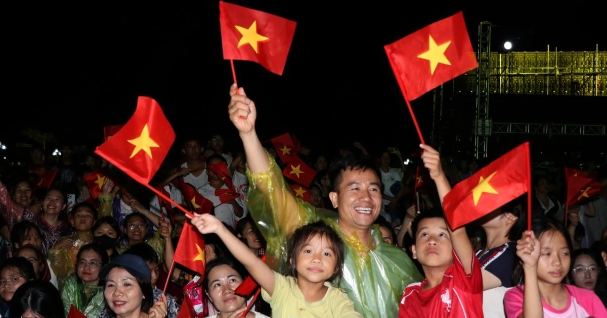 Thousands attend opening of 2026 Sen Village Festival in Nghe An