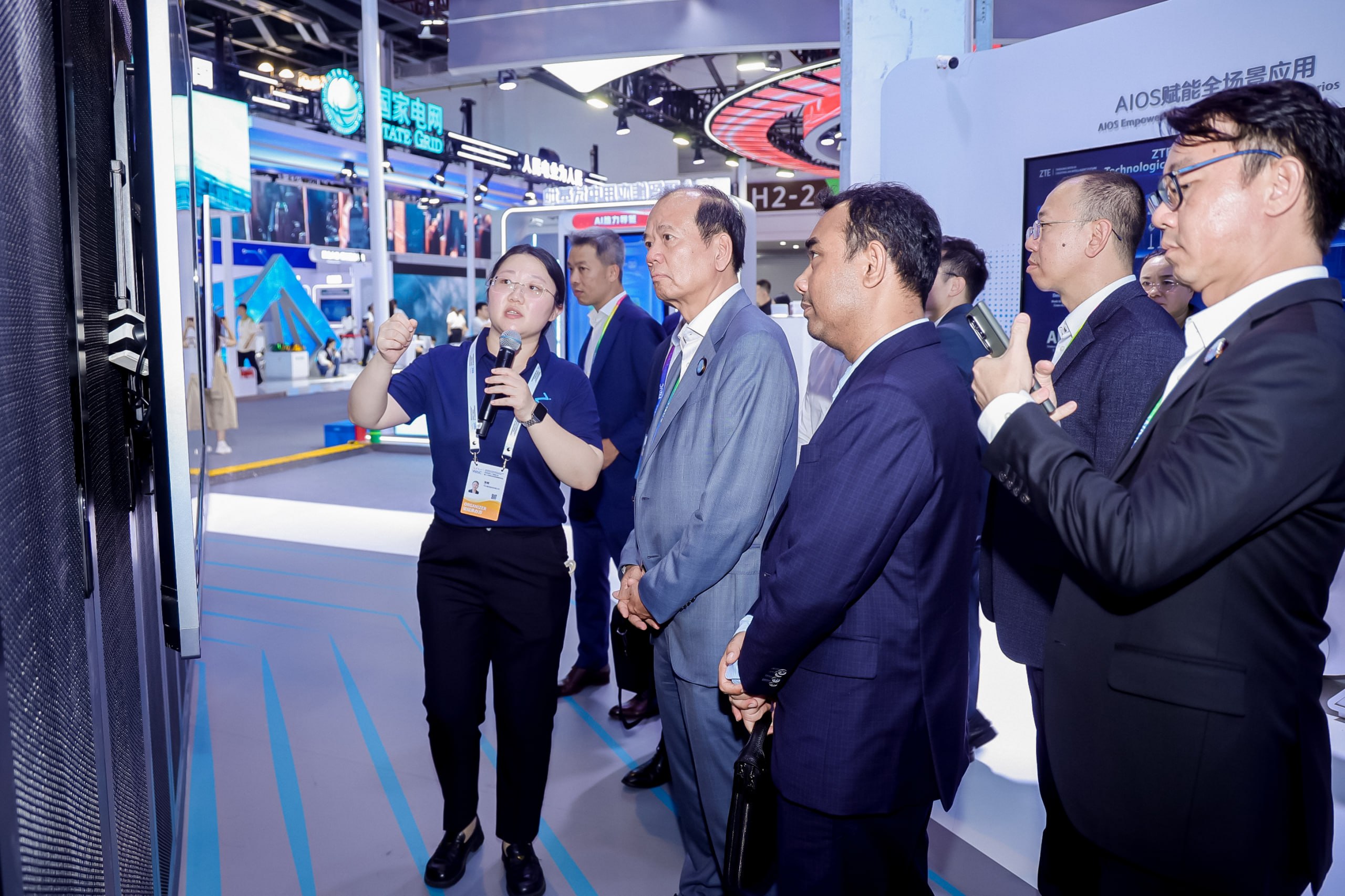 Cambodian Minister of Posts and Telecommunications Visits AI Exhibition and Meets Chinese Companies in Shanghai