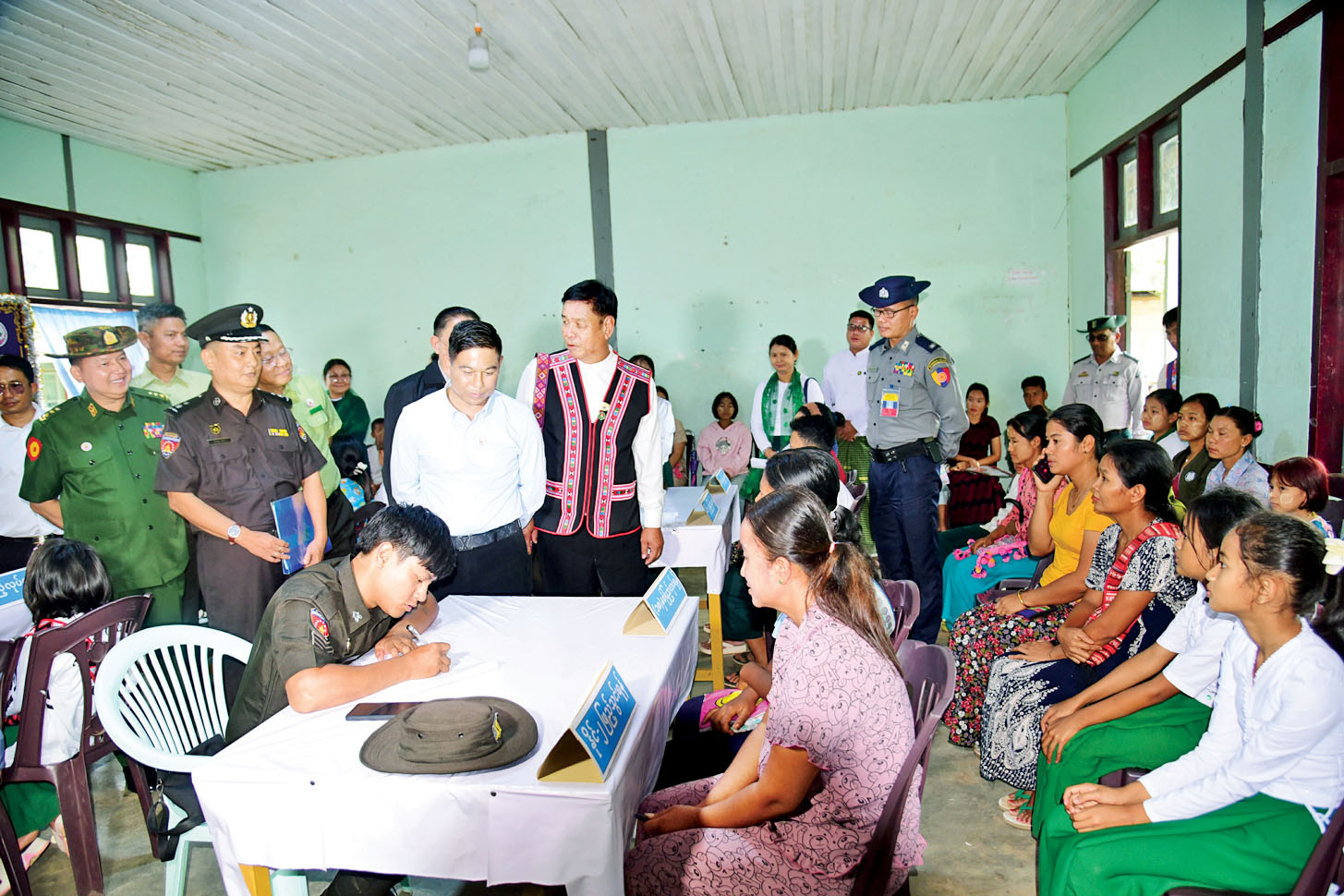 Shan State Chief Minister inspects issuance of citizenship cards and Unique Identity (UID)