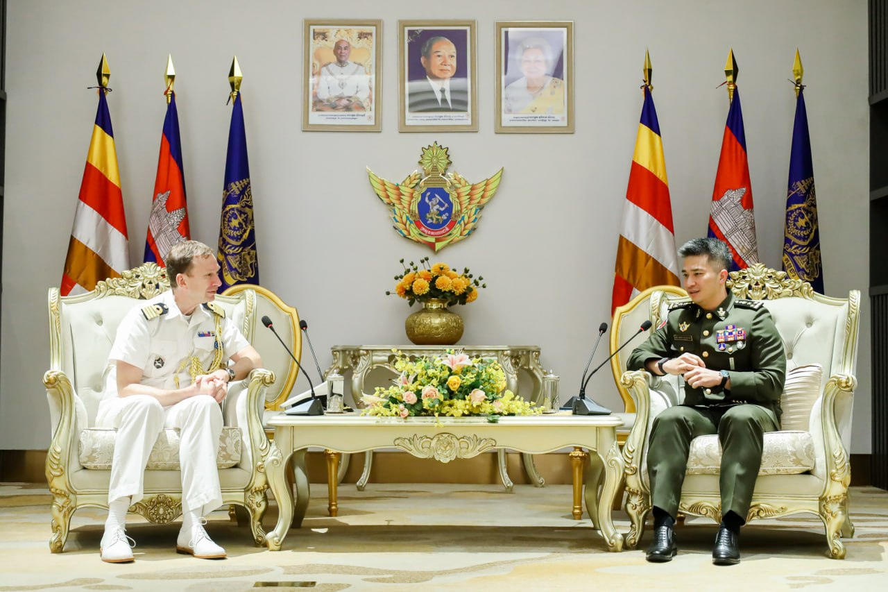 カンボジア国防省、EU軍事顧問とカンボジア・タイ国境紛争を協議