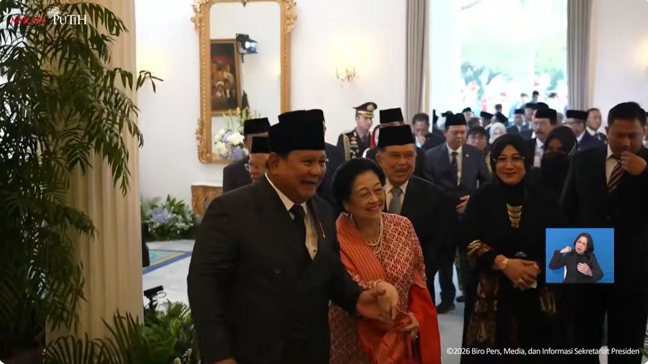 プラボウォ大統領とメガワティ氏、 Pancasila 記念式典で和やかな握手:政治的融和の兆し