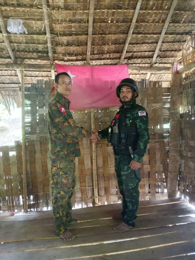 ペタン町 militia 92連隊の新兵、軍に反撃するためPDF部隊に投降