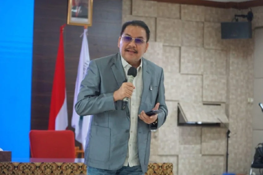 デニーJA氏、サトゥペナ代表に再選 インドネシア作家団体