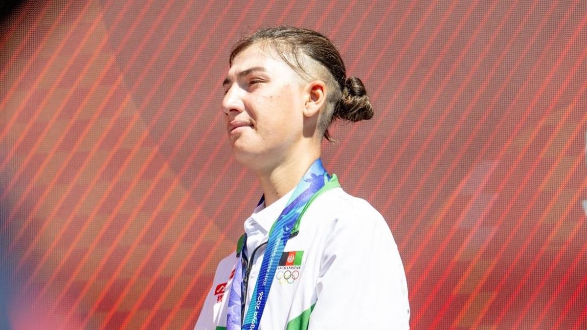 Afghan Cyclist Fariba Hashimi Dedicates Asian Games Silver Medal to Indonesian Women