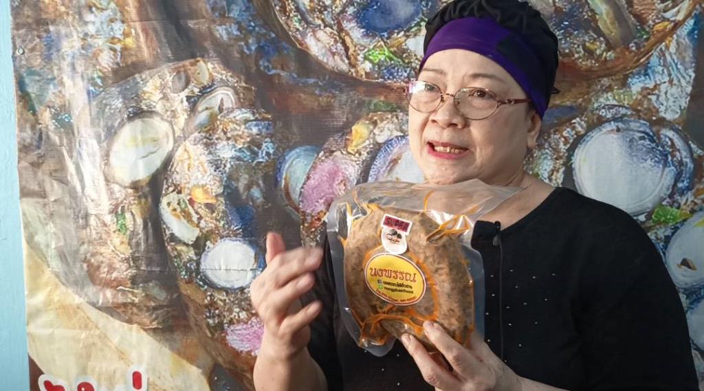 タイ北部チェンマイ、希少キノコ「ヘットトープ」の季節限定料理が人気