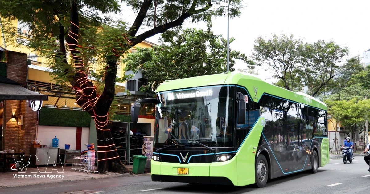 Hanoi Advances Green Transport with EV Charging Infrastructure Push