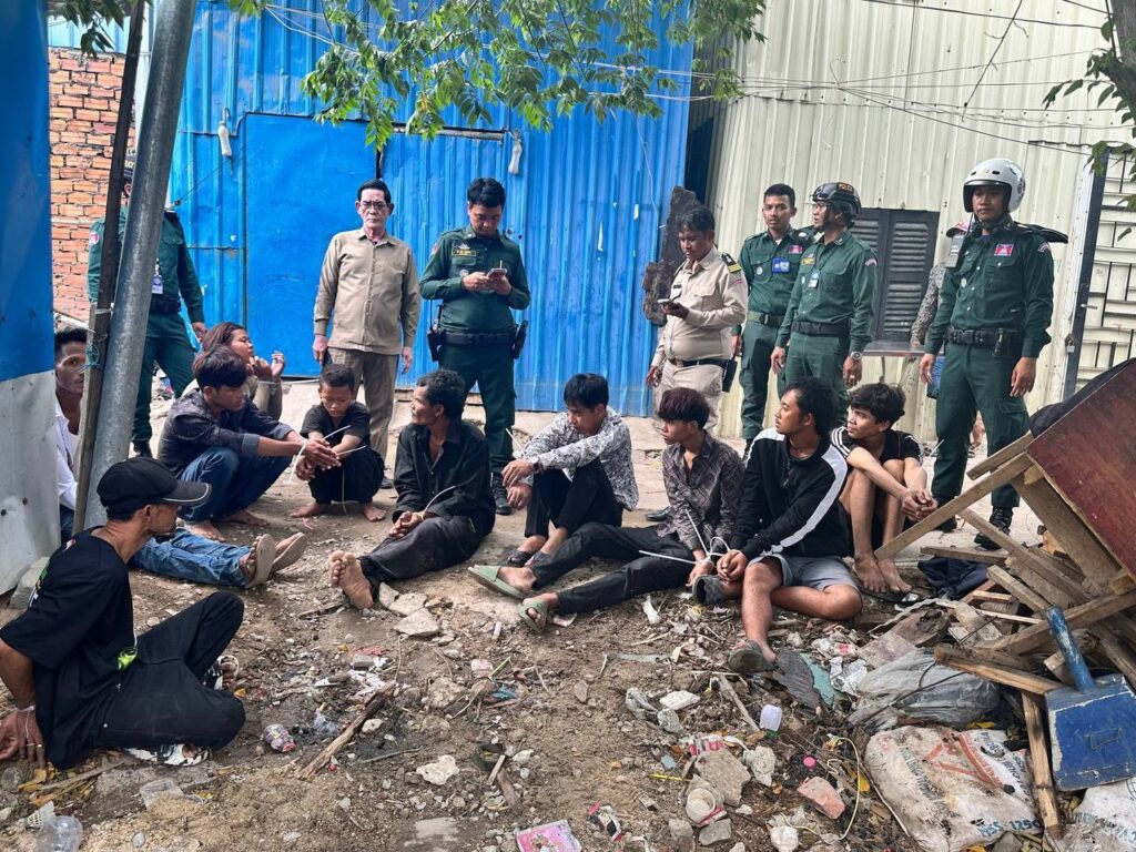 Phnom Penh Authorities Relocate 6 Homeless Individuals to Social Welfare Center