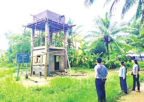 ボガレの水タンク建設進捗を視察